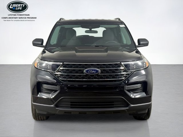 Used 2023 Ford Explorer XLT AWD/4WD image 8