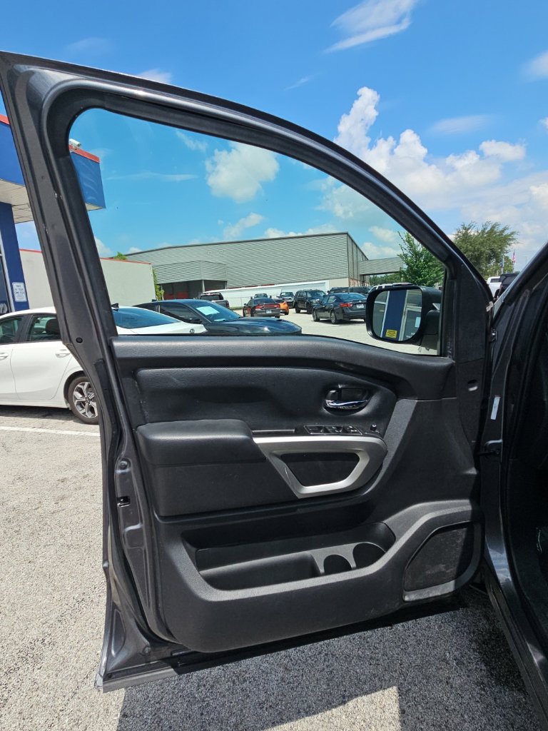 Used 2023 Nissan Titan SV AWD/4WD image 10