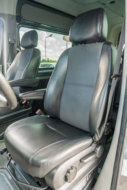 Used 2016 Mercedes-Benz Sprinter 2500 image 19