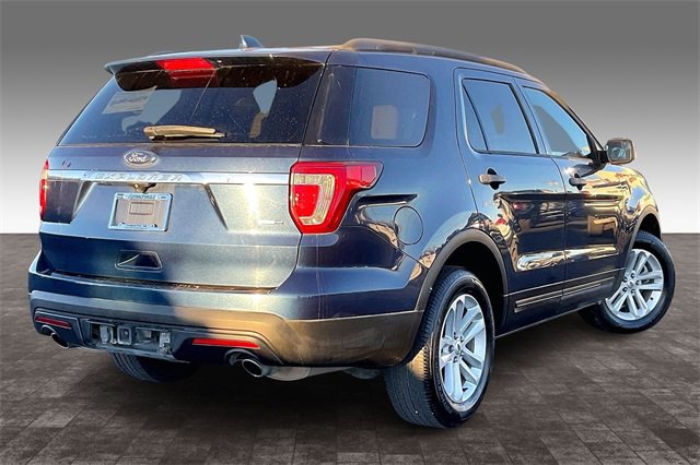 Used 2016 Ford Explorer 4WD image 2