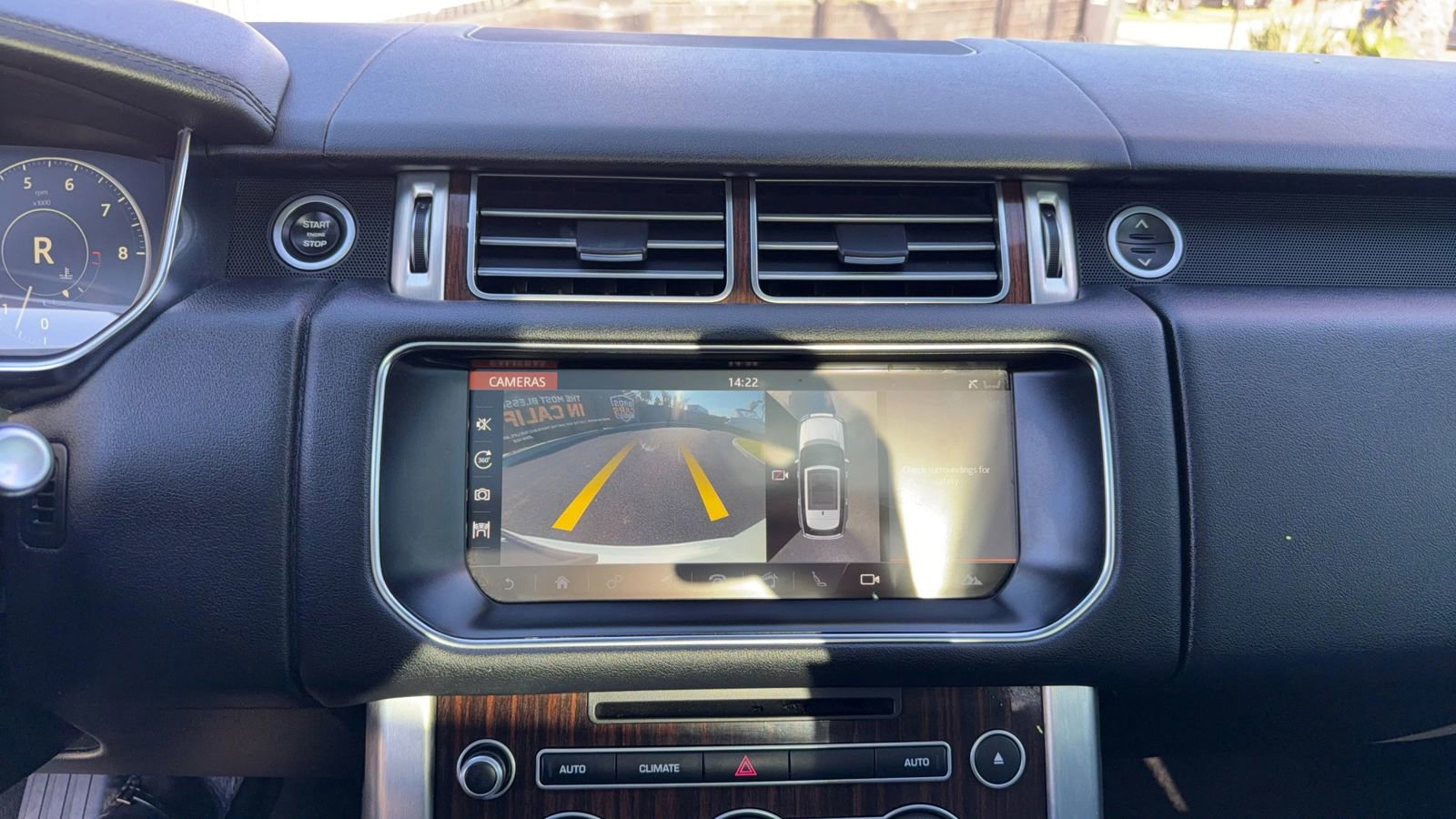 Used 2017 Land Rover Range Rover image 21