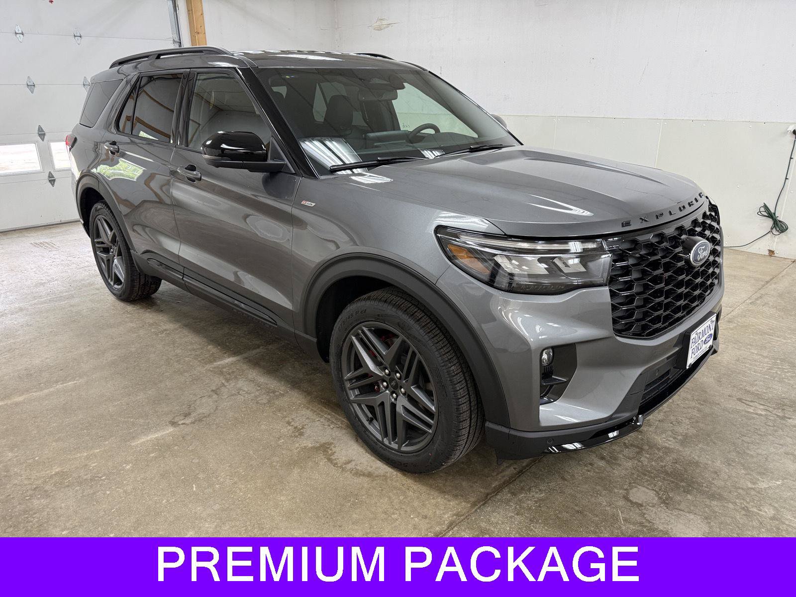 New 2026 Ford Explorer ST-Line w/ ST-Line Street Pack AWD/4WD image 2