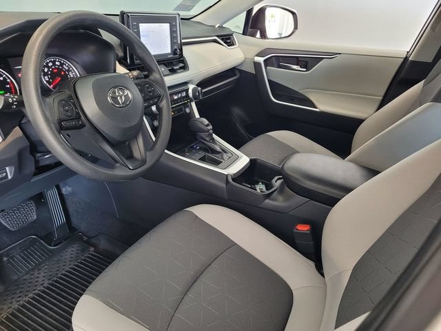 Used 2022 Toyota RAV4 XLE w/ Convenience Package FWD image 10