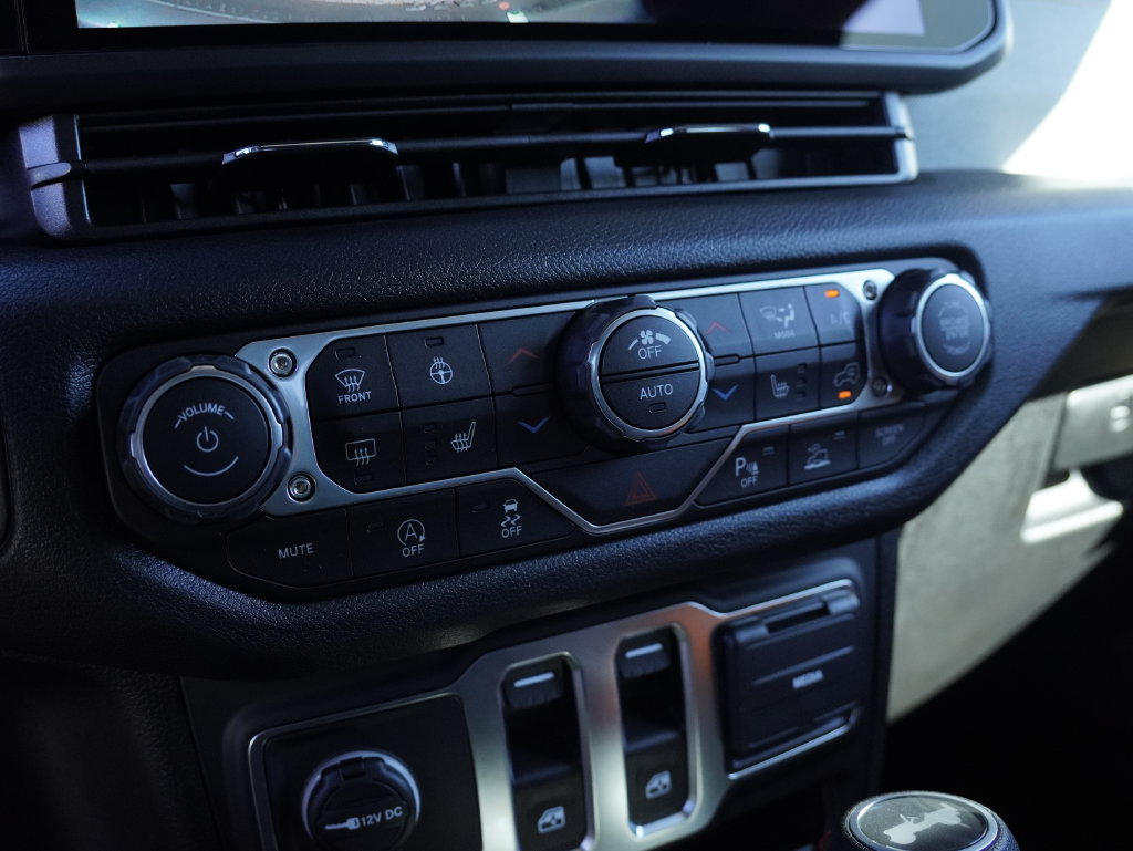 New 2026 Jeep Wrangler Sport AWD/4WD image 19