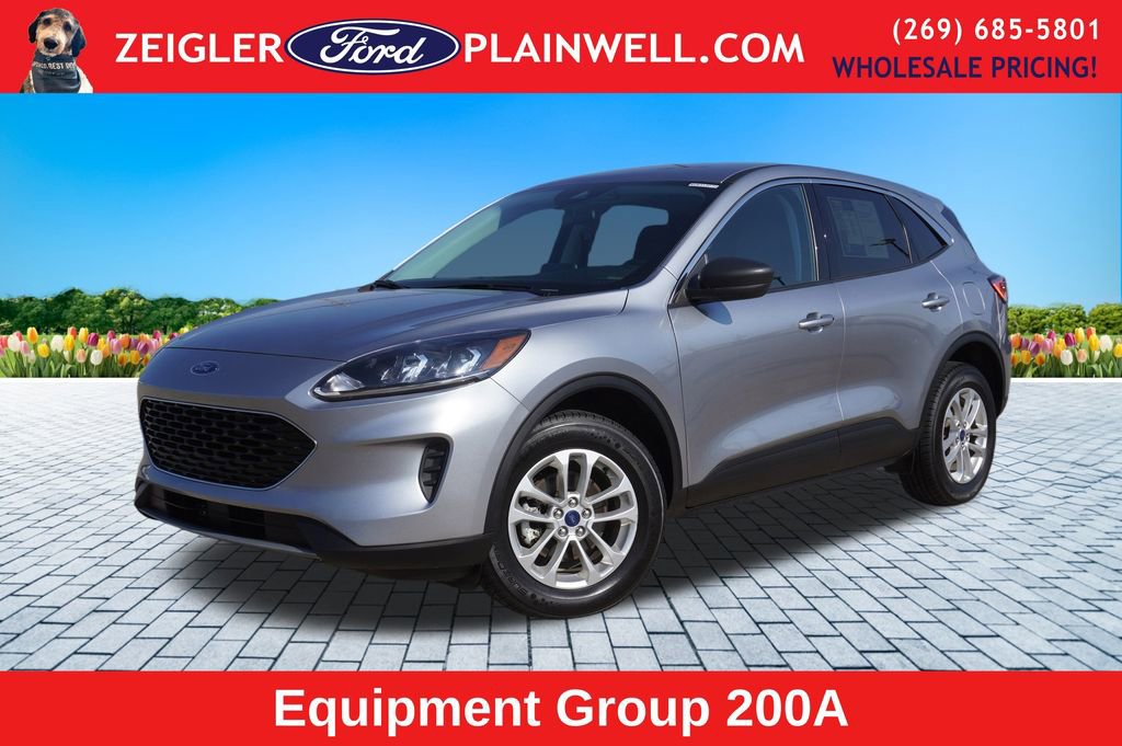 Used 2022 Ford Escape SE w/ Cold Weather Package image 1