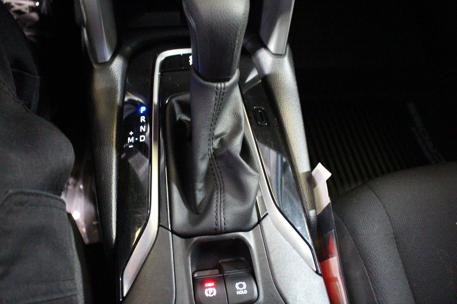 Used 2025 Toyota Corolla Cross LE image 26