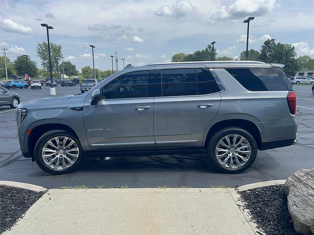 Used 2023 GMC Yukon Denali w/ Advanced Technology Package AWD/4WD image 4