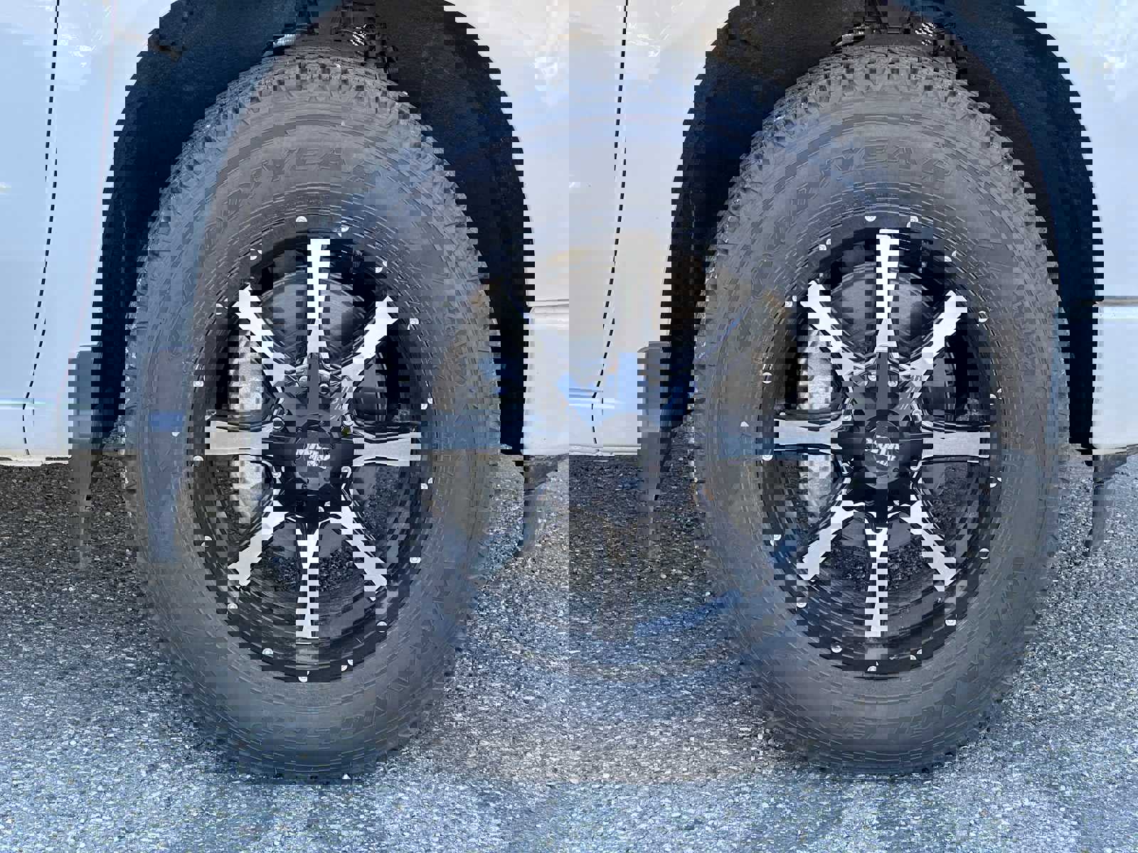 Used 2024 Chevrolet Silverado 1500 RST w/ Z71 Off-Road Package image 9