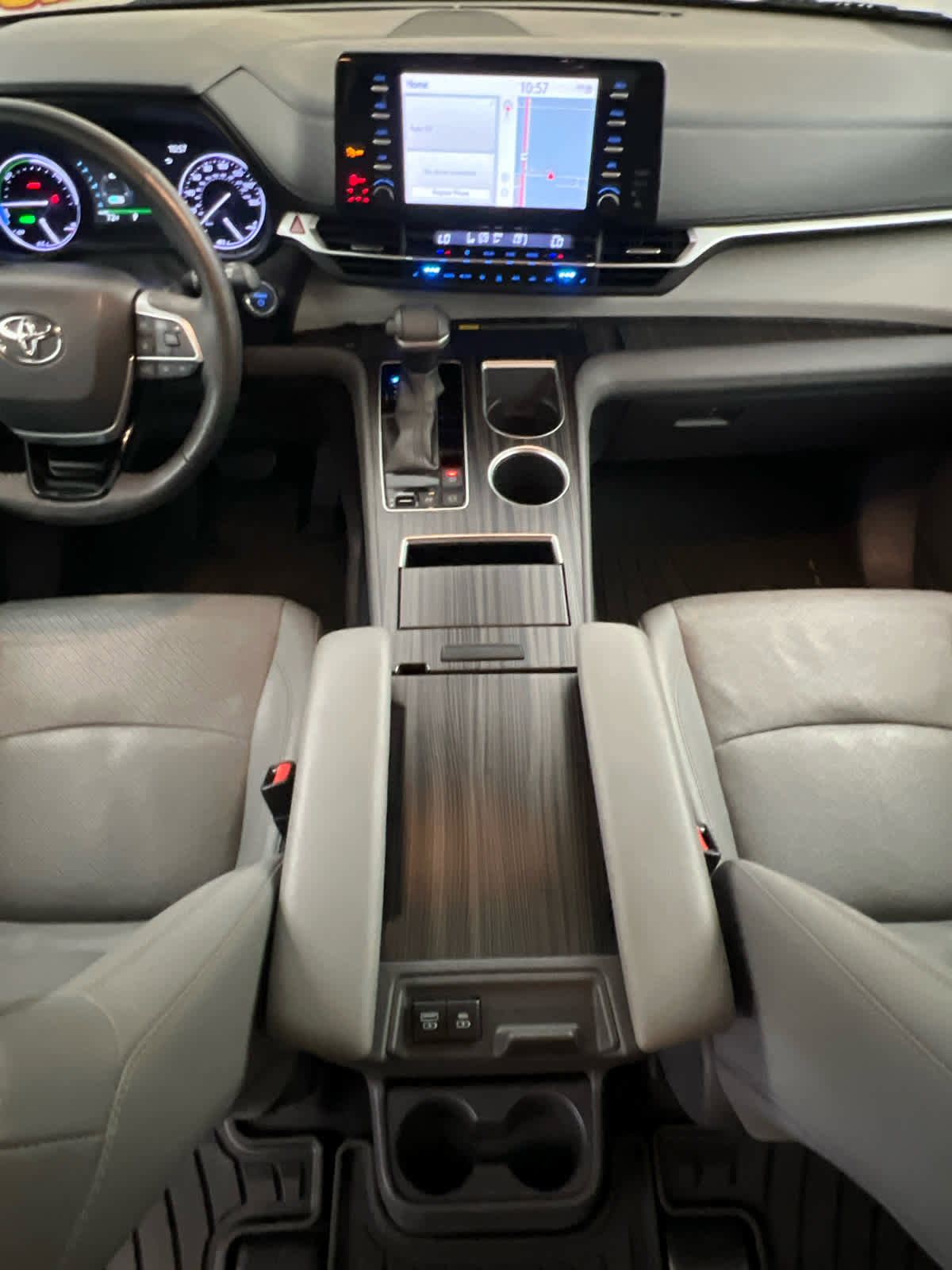 Used 2021 Toyota Sienna Limited image 14