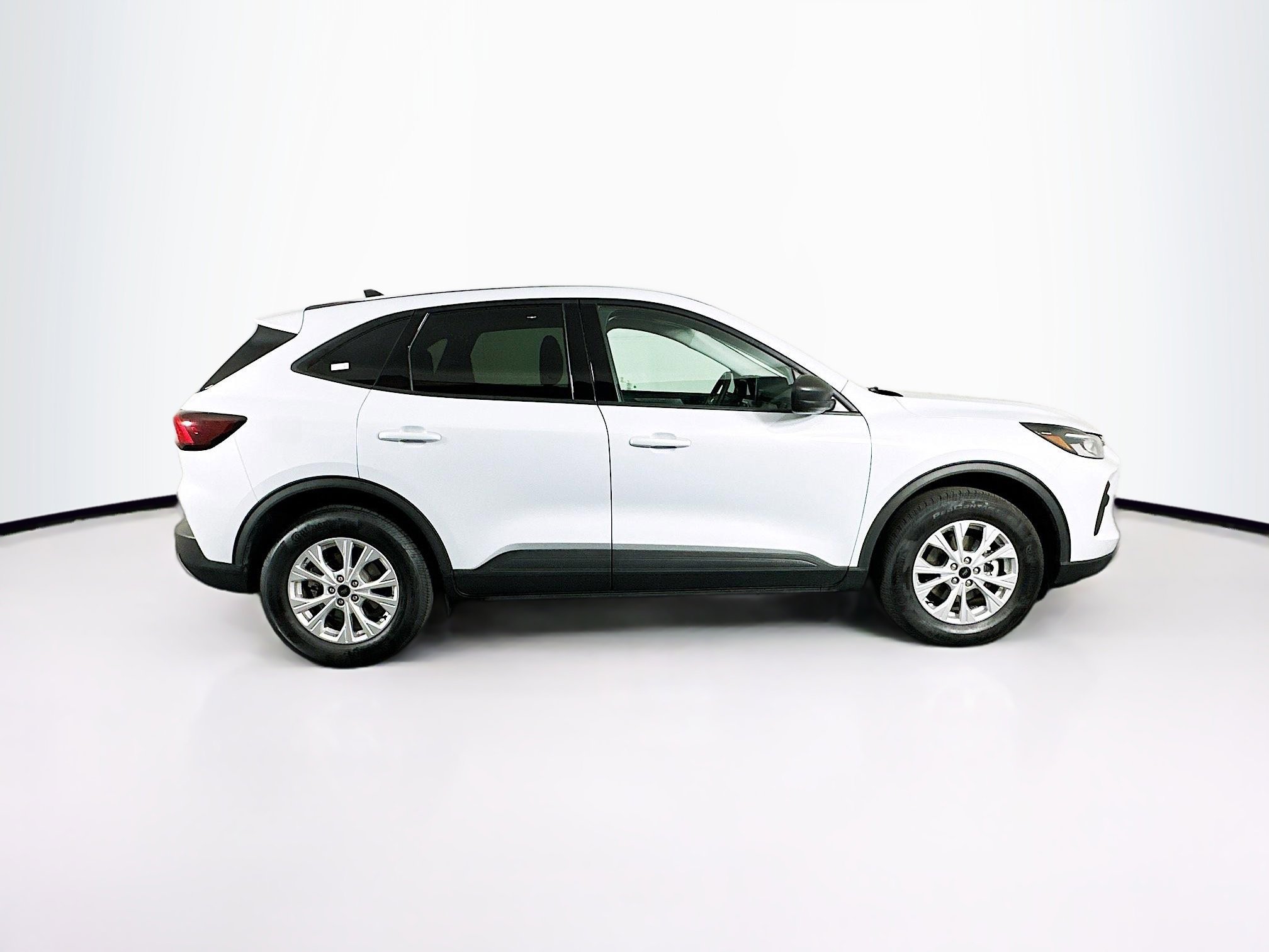 Used 2025 Ford Escape Active AWD/4WD image 10