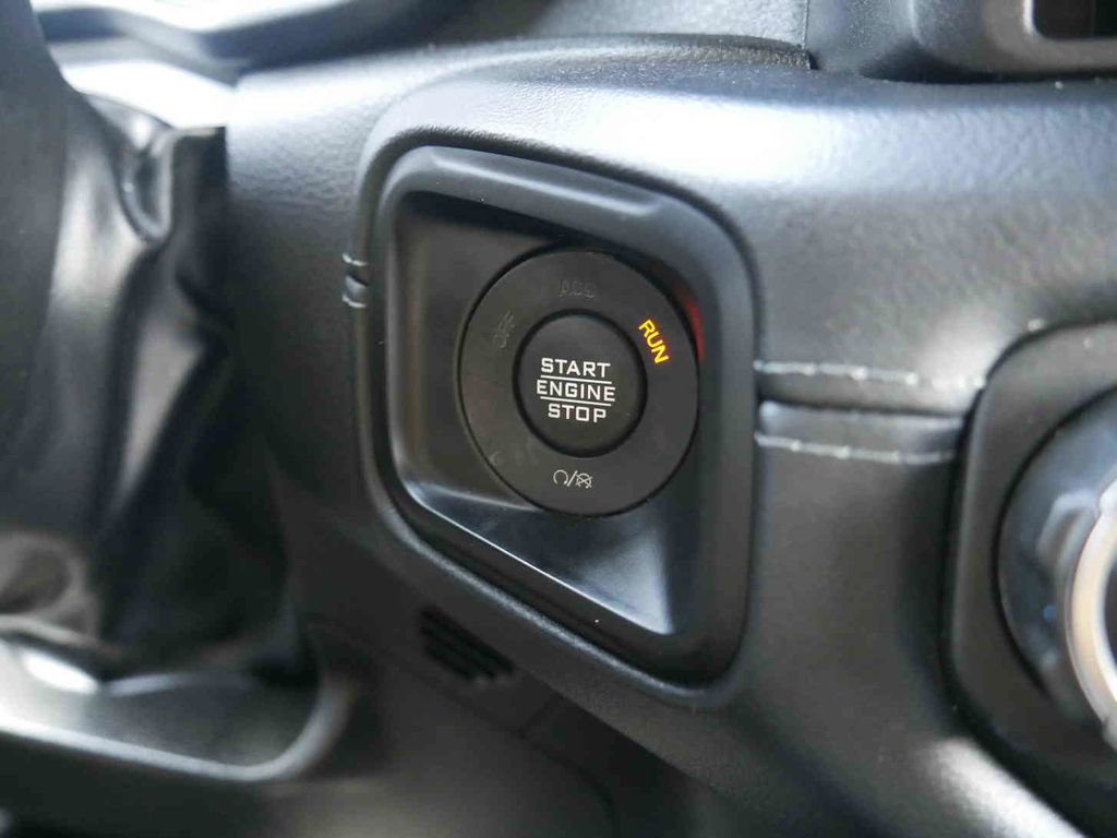 Used 2024 Jeep Wrangler Unlimited Rubicon AWD/4WD image 31