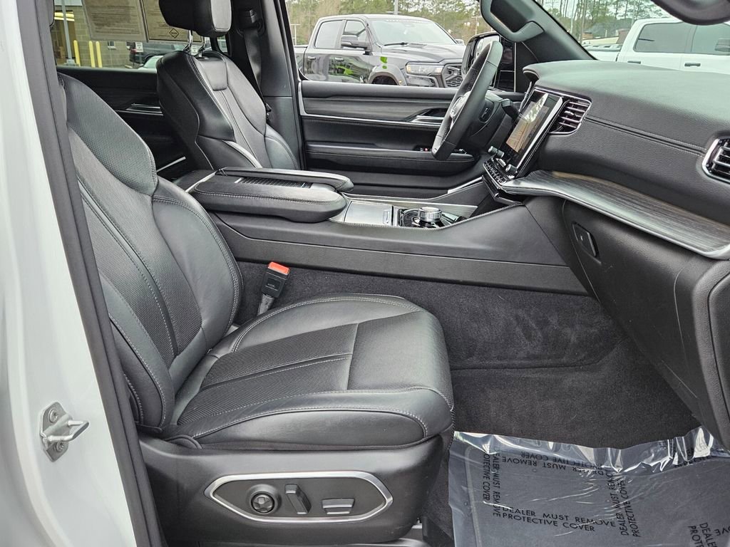 Used 2023 Jeep Wagoneer Series II image 16