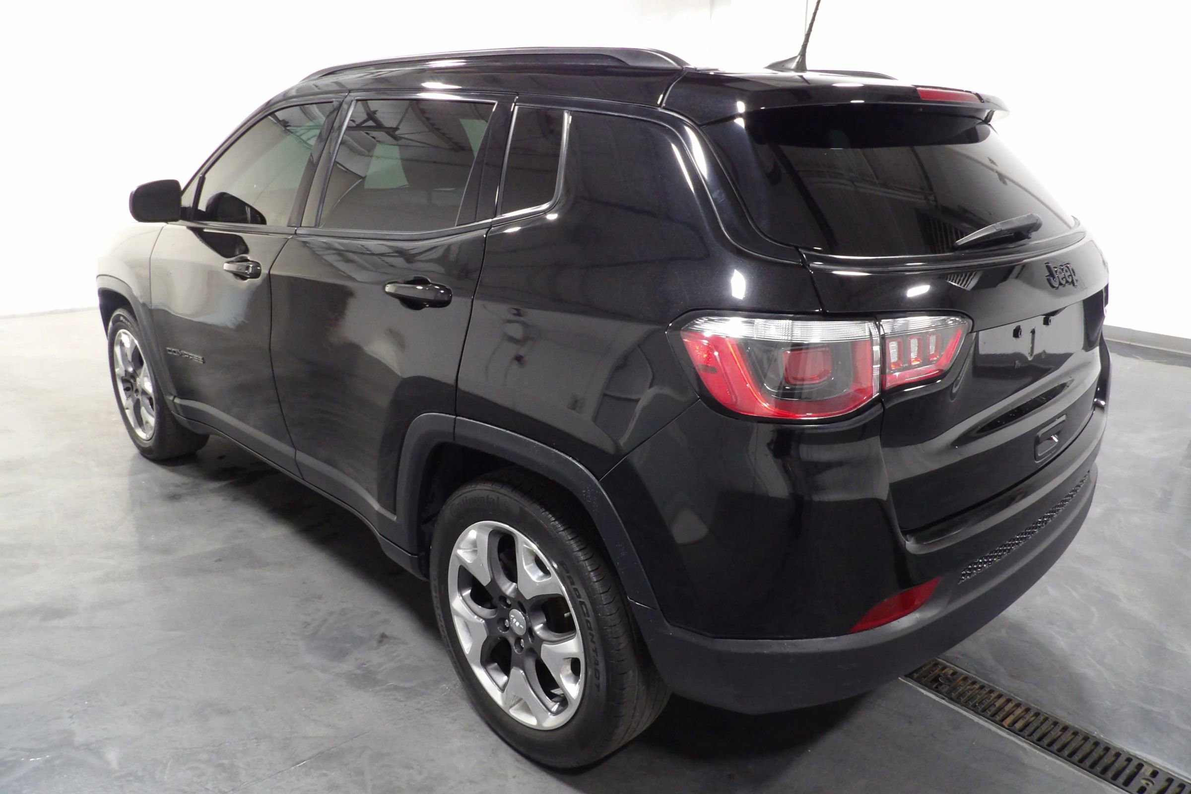 Used 2020 Jeep Compass Latitude FWD image 6