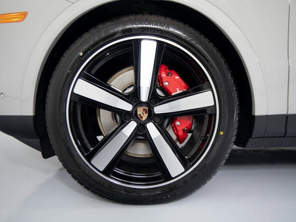 New 2026 Porsche Cayenne S image 12