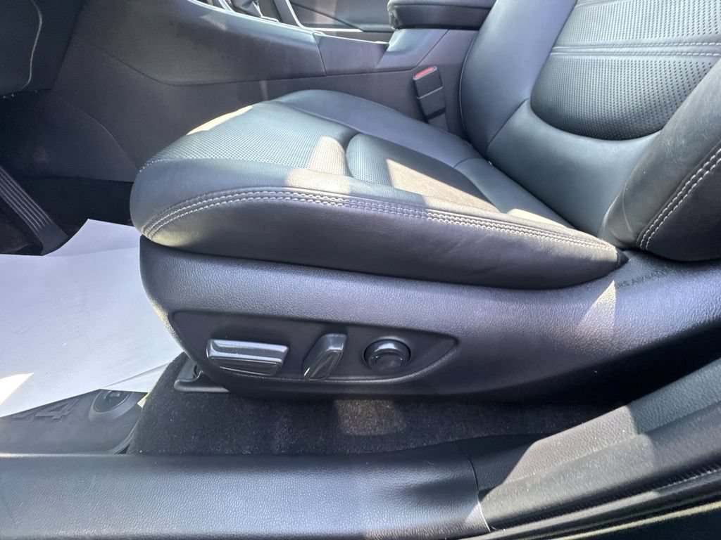 Used 2023 Toyota RAV4 Limited AWD/4WD image 18