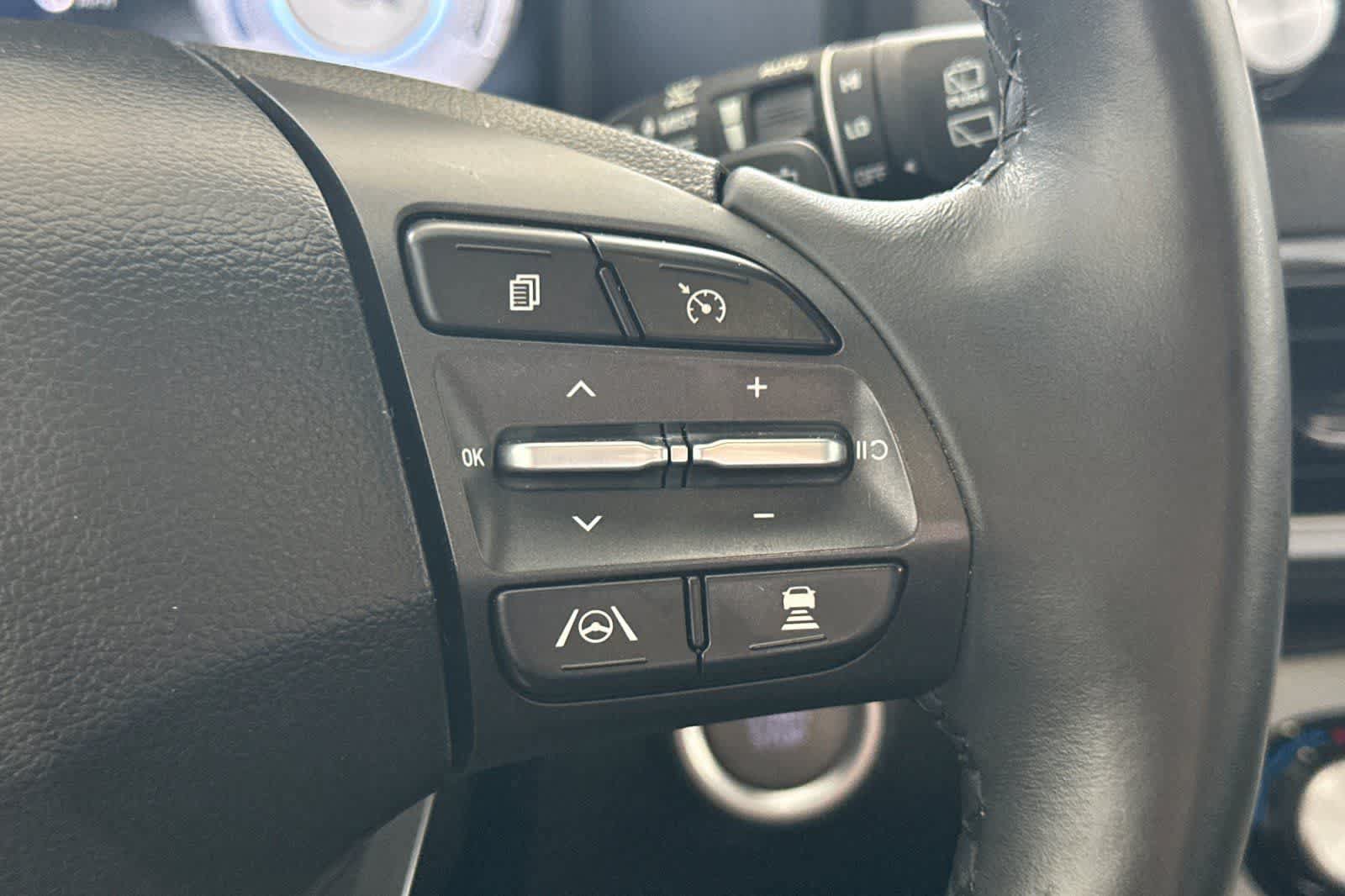 Used 2023 Hyundai Kona Limited w/ Cargo Package FWD image 27
