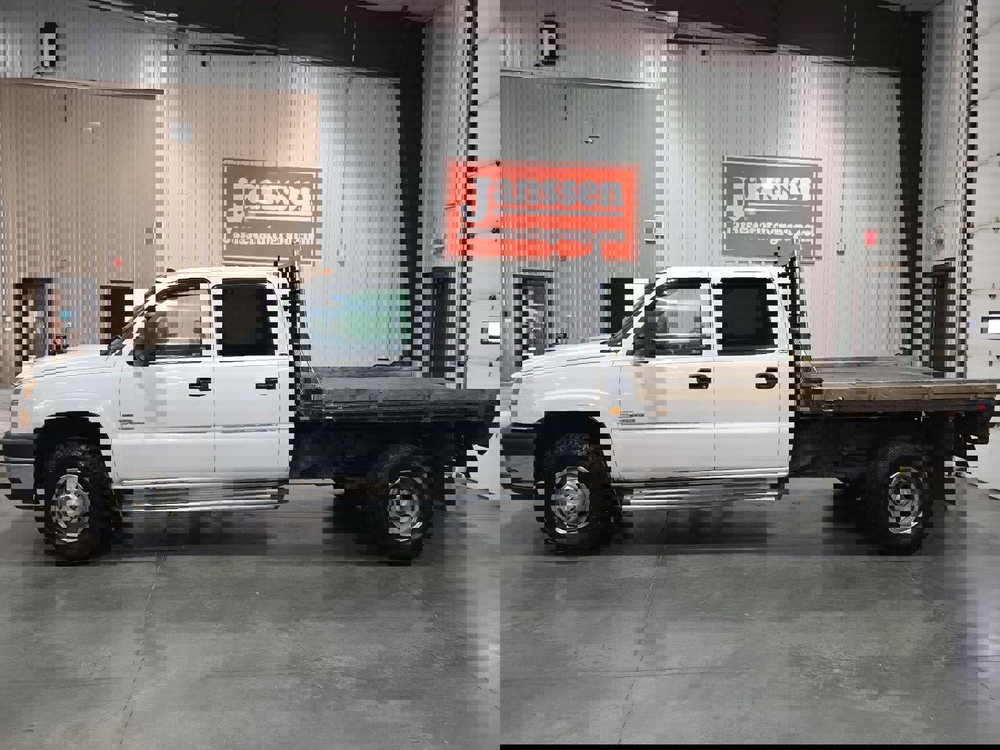 Used 2003 Chevrolet Silverado 3500 LS w/ Skid Plate Package image 2