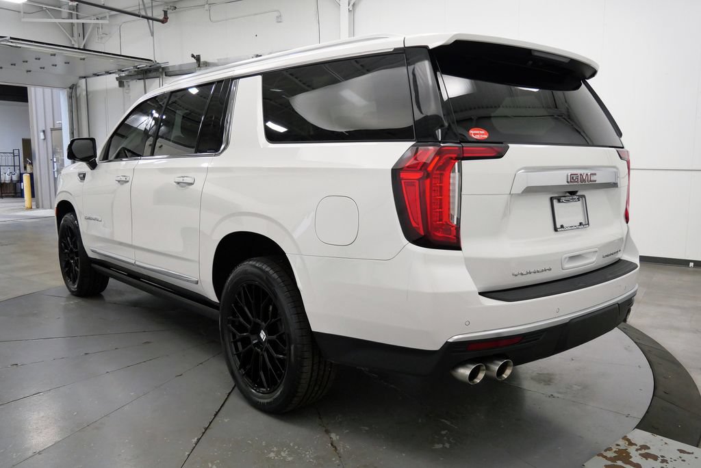 Used 2023 GMC Yukon XL Denali AWD/4WD image 5