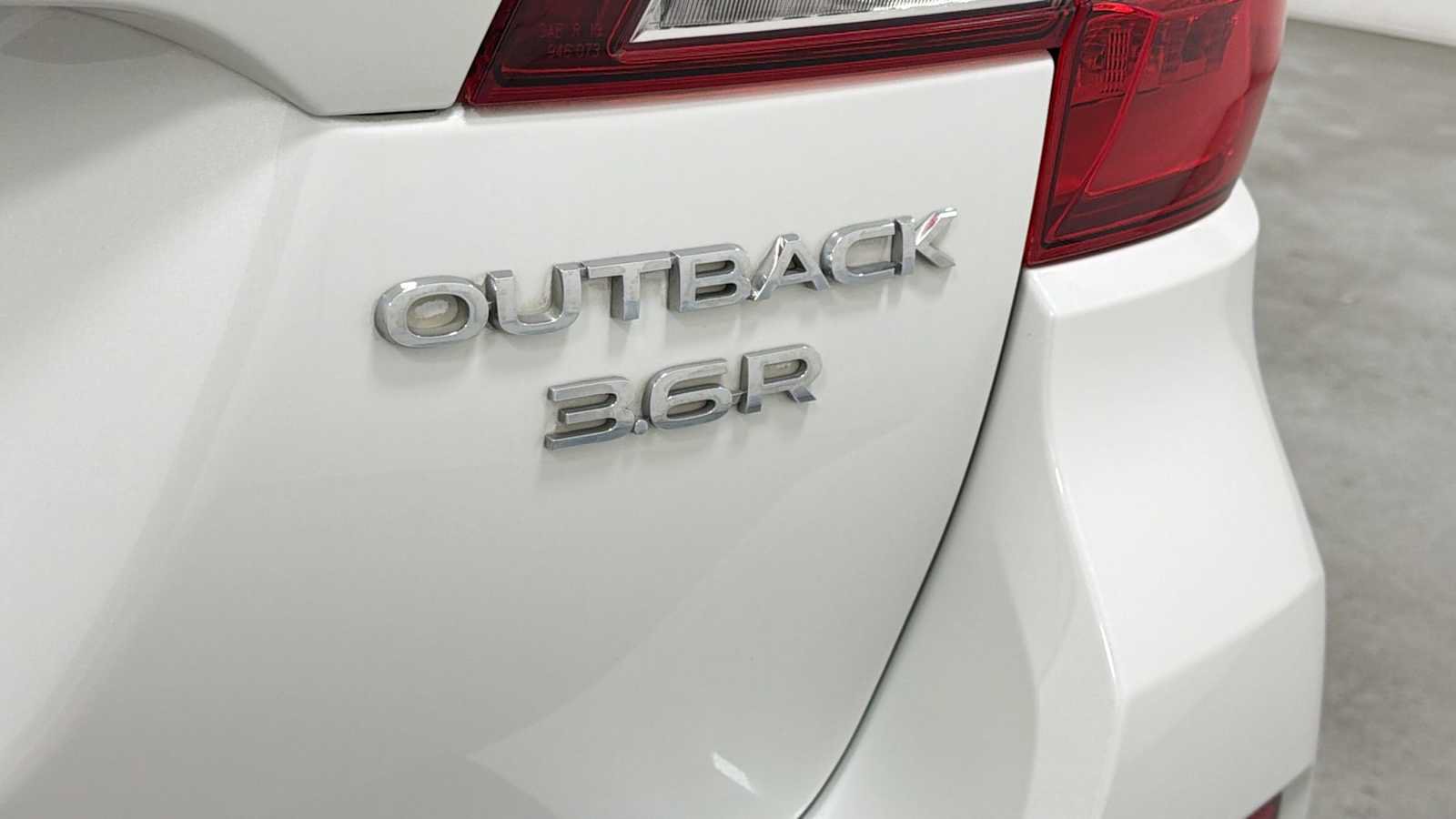 Used 2017 Subaru Outback 3.6R Limited AWD/4WD image 29