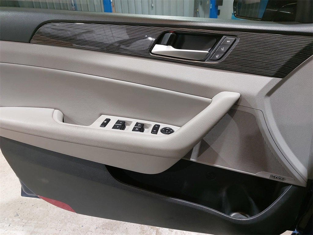 Used 2018 Hyundai Sonata Limited w/ Limited Ultimate Package 03 image 25