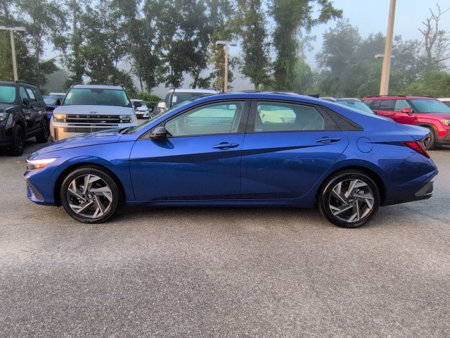 Certified 2025 Hyundai Elantra Sport FWD image 8