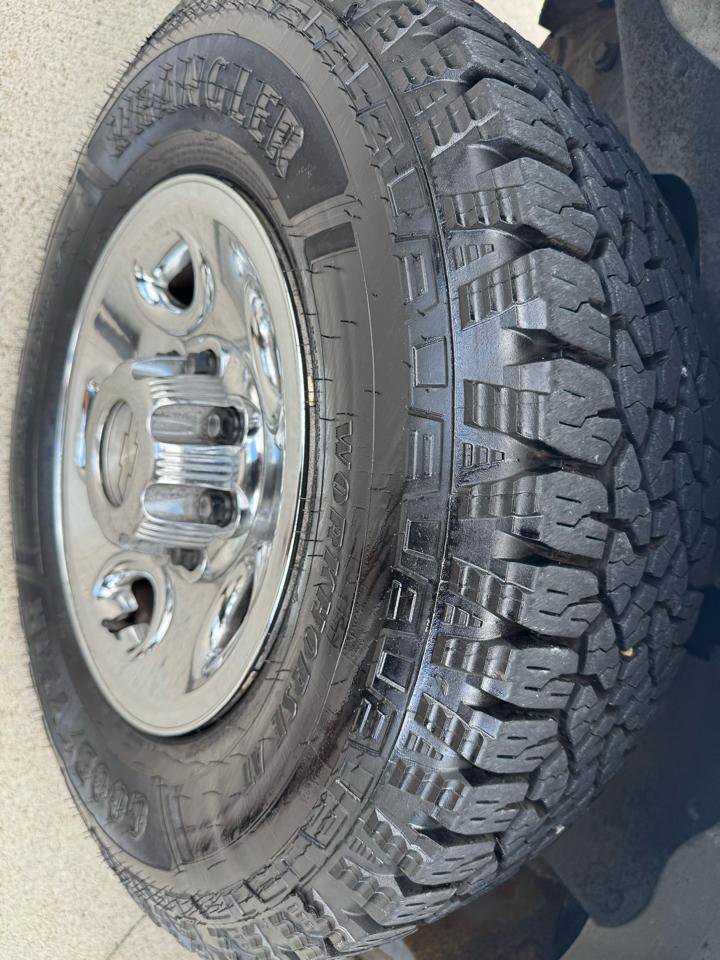 Used 2019 Chevrolet Express 2500 RWD image 15