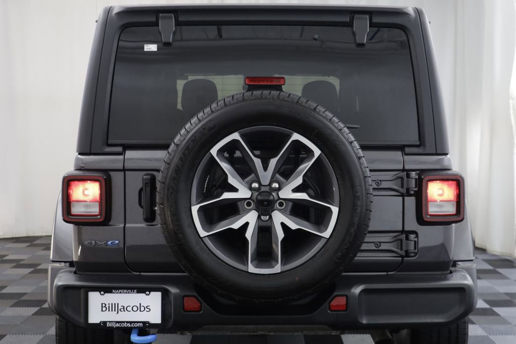 Used 2024 Jeep Wrangler Unlimited w/ Convenience Group AWD/4WD image 17