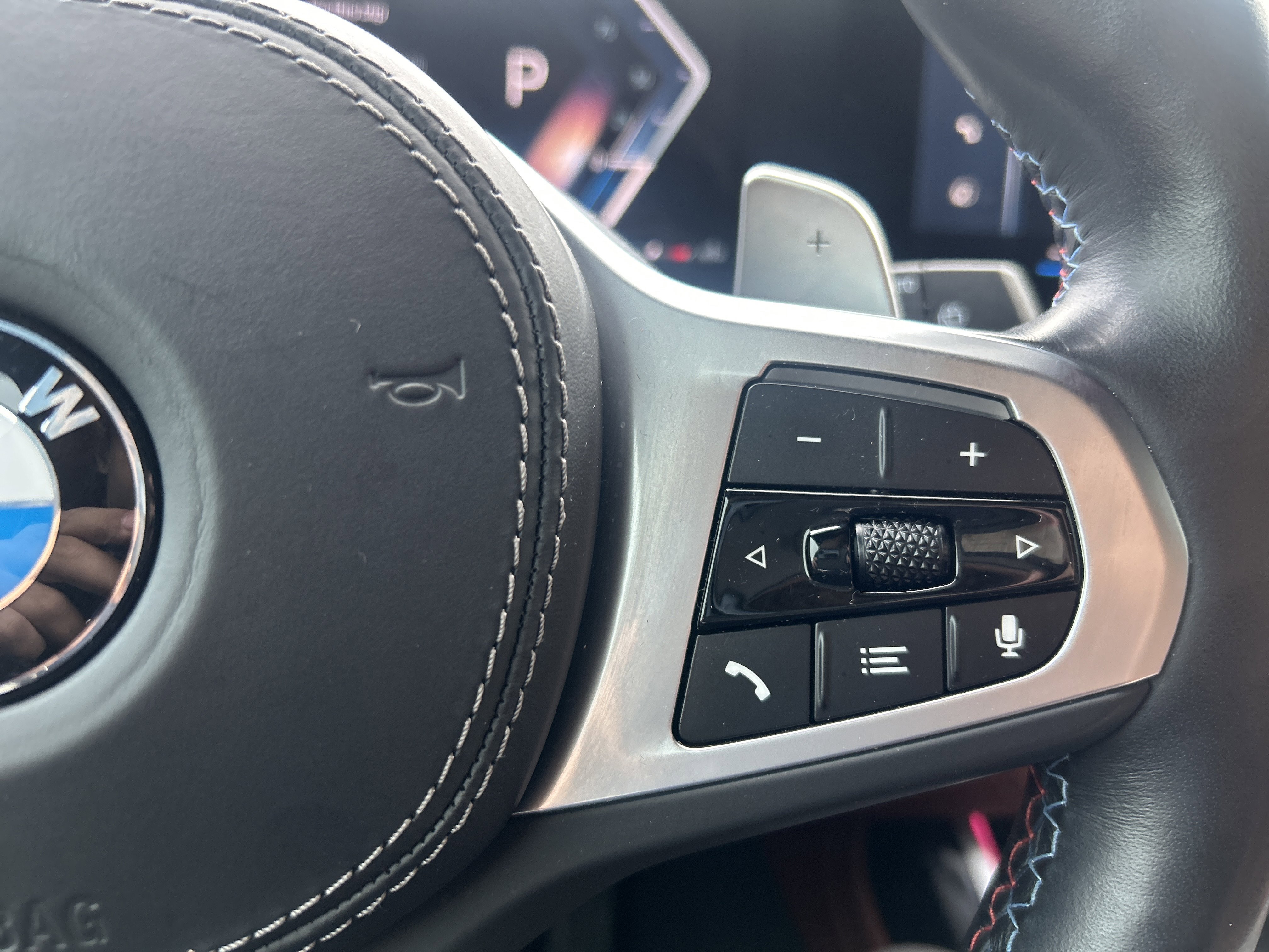 Used 2023 BMW X7 M60i w/ Executive Package image 19