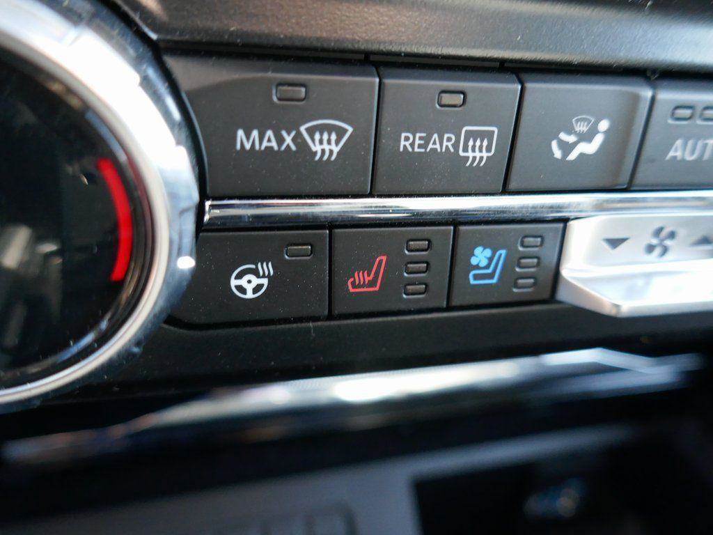 New 2026 Ford F250 Lariat w/ Black Appearance Package image 24