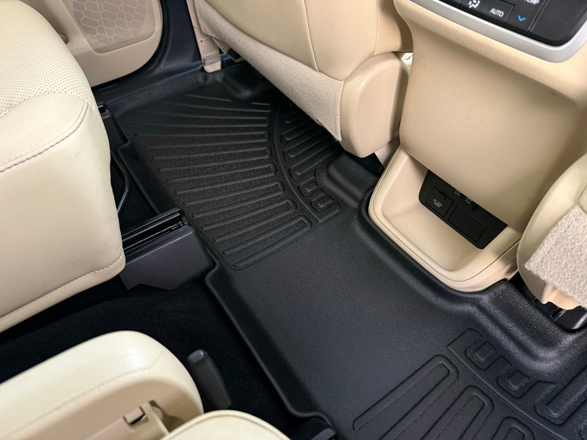 Used 2019 Toyota Highlander Limited AWD/4WD image 30