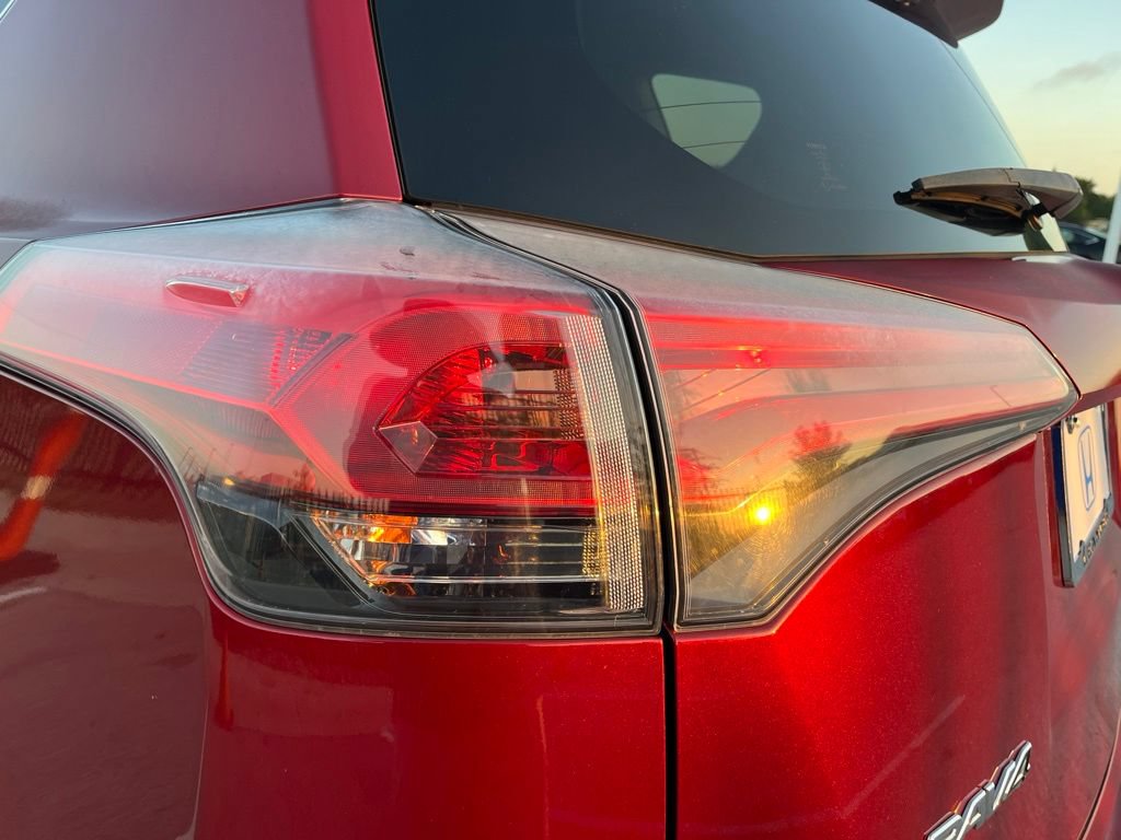 Used 2018 Toyota RAV4 XLE w/ Plus Extra Value Package FWD image 7