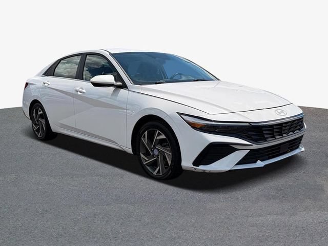 Used 2024 Hyundai Elantra SEL w/ Convenience Package FWD image 4
