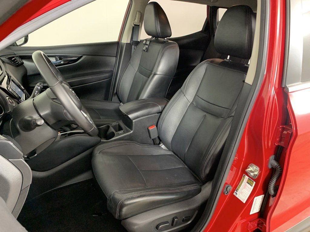 Used 2018 Nissan Rogue Sport SL image 19