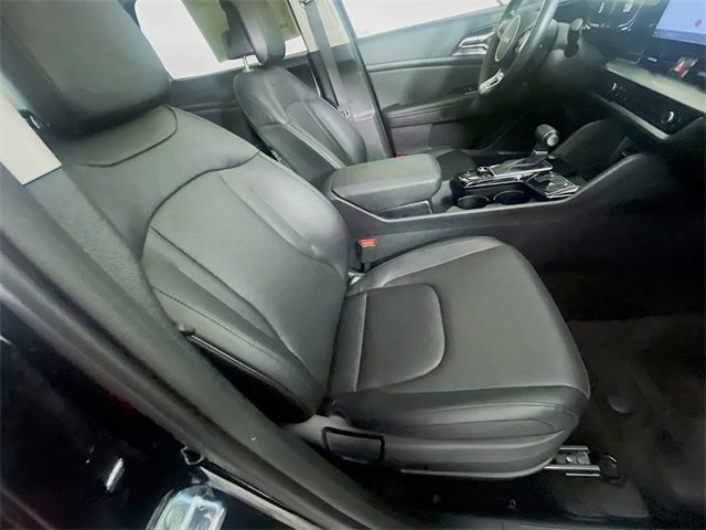 Used 2025 Kia Sportage EX w/ Premium Package image 30