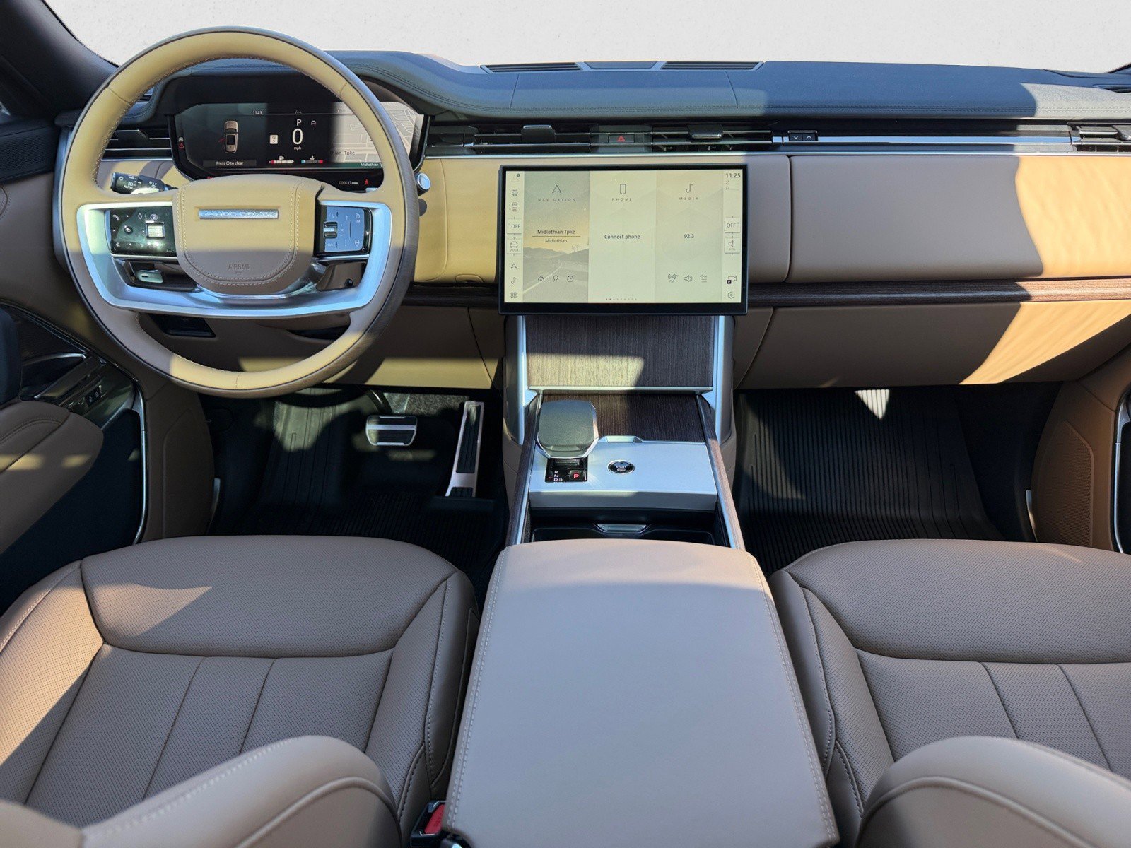 New 2026 Land Rover Range Rover Long Wheelbase SE image 13