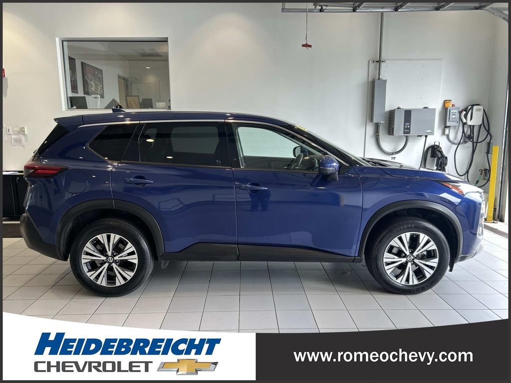 Used 2021 Nissan Rogue SV AWD/4WD image 2