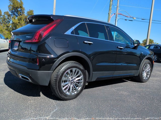Used 2025 Cadillac XT4 Premium Luxury image 5