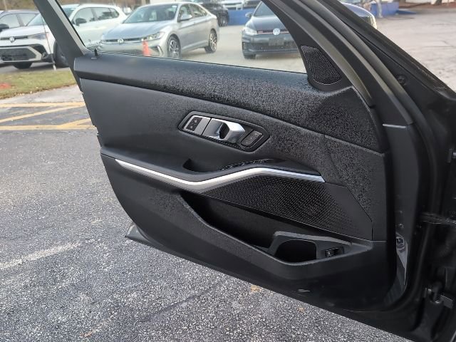 Used 2019 BMW 330i 330i w/ M Sport Package image 24