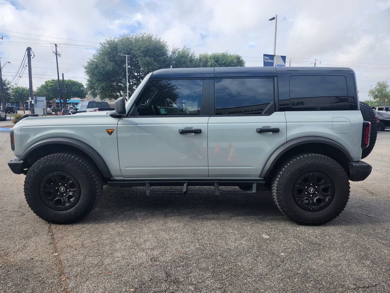 Used 2024 Ford Bronco Badlands image 6