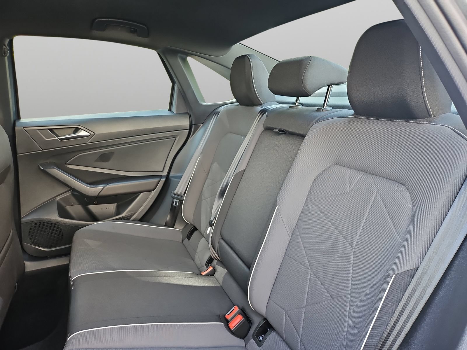 Used 2025 Volkswagen Jetta Sport FWD image 40