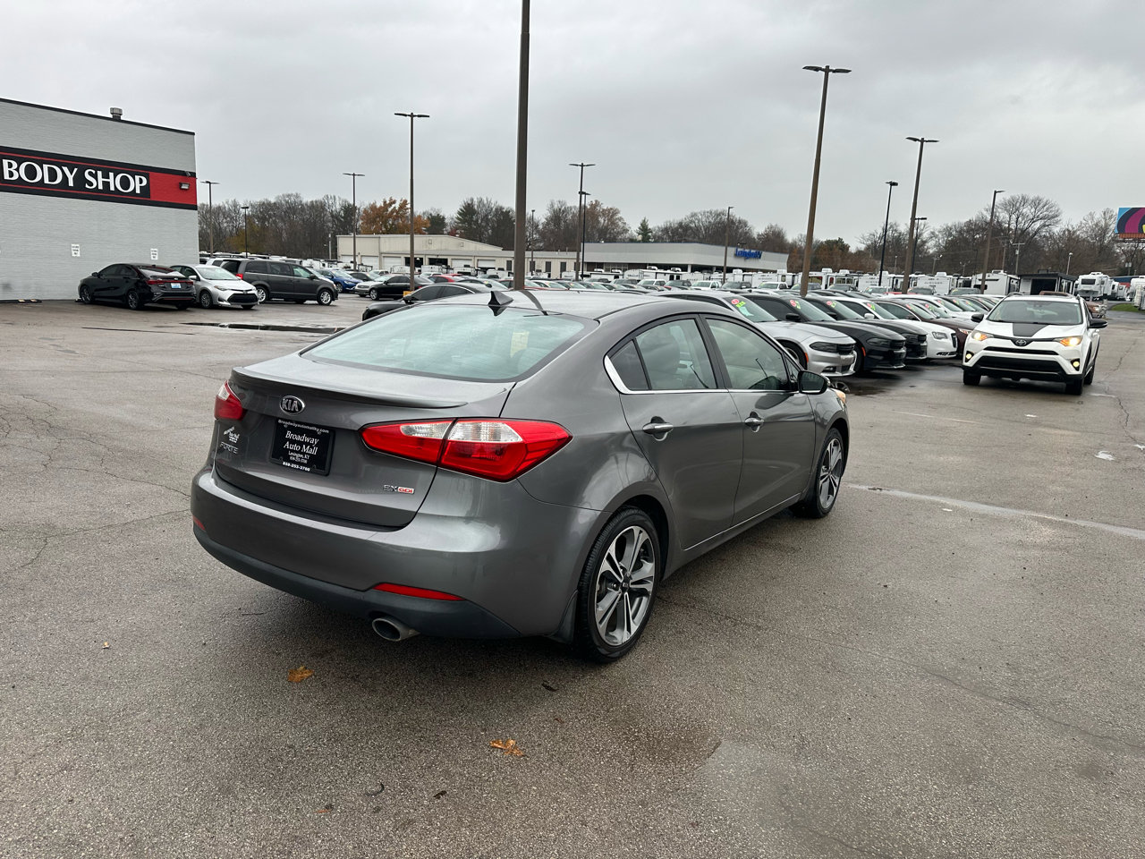 Used 2016 Kia Forte EX image 3