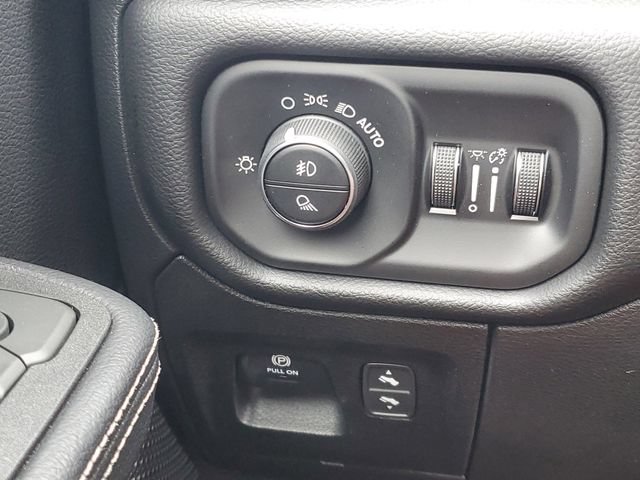 New 2026 RAM 1500 Laramie w/ Night Edition AWD/4WD image 19