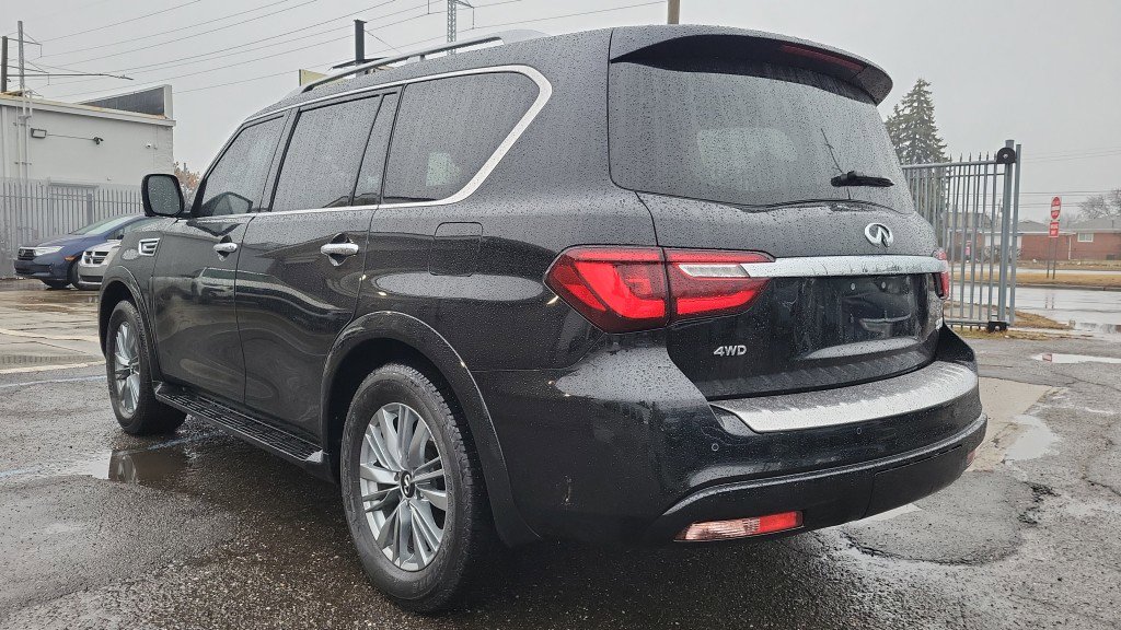 Used 2024 INFINITI QX80 Luxe w/ Cargo Package image 8