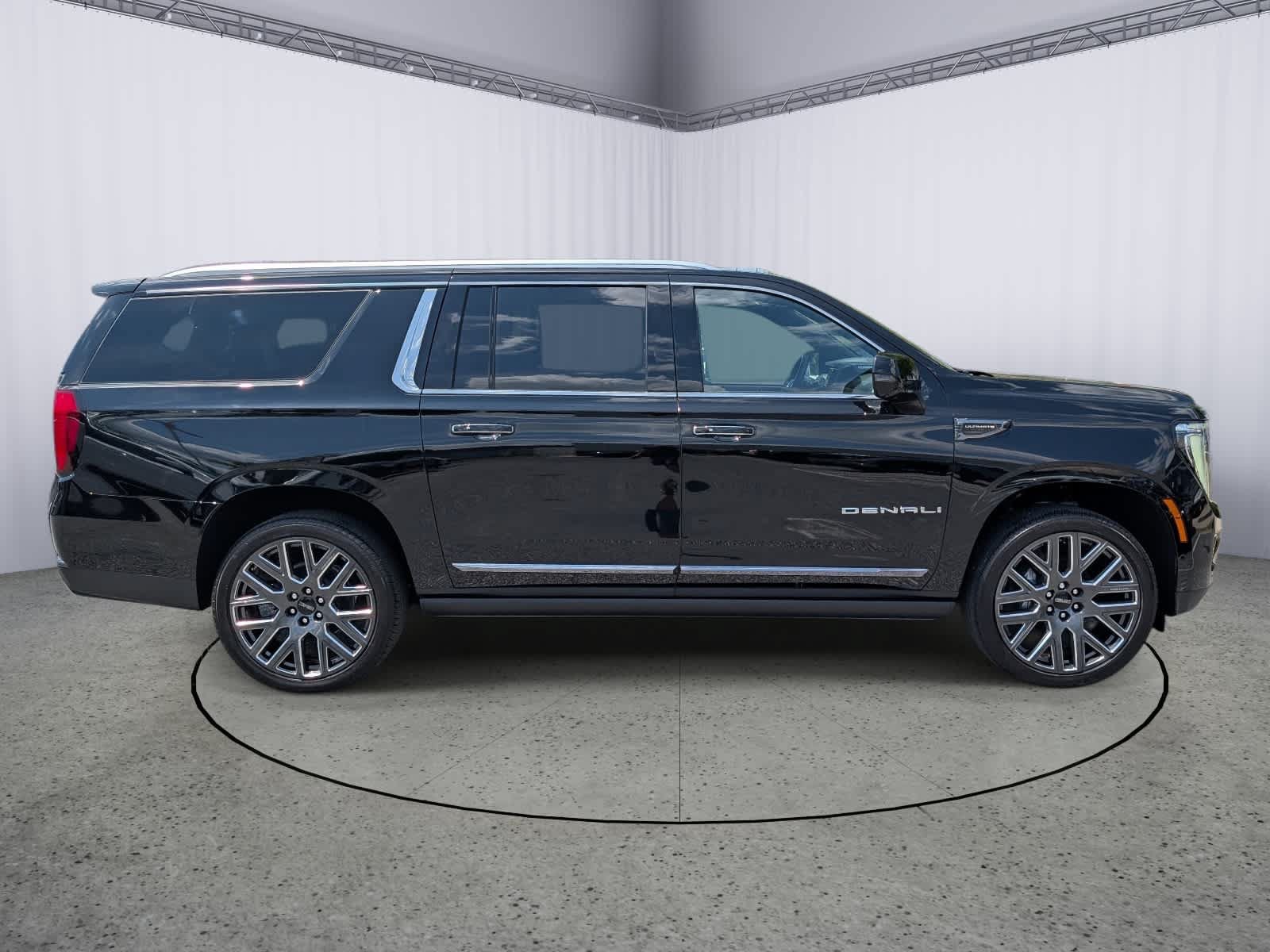 Certified 2026 GMC Yukon XL Denali Ultimate AWD/4WD image 2