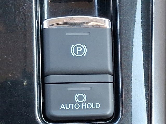 Used 2017 Mitsubishi Outlander SEL image 24