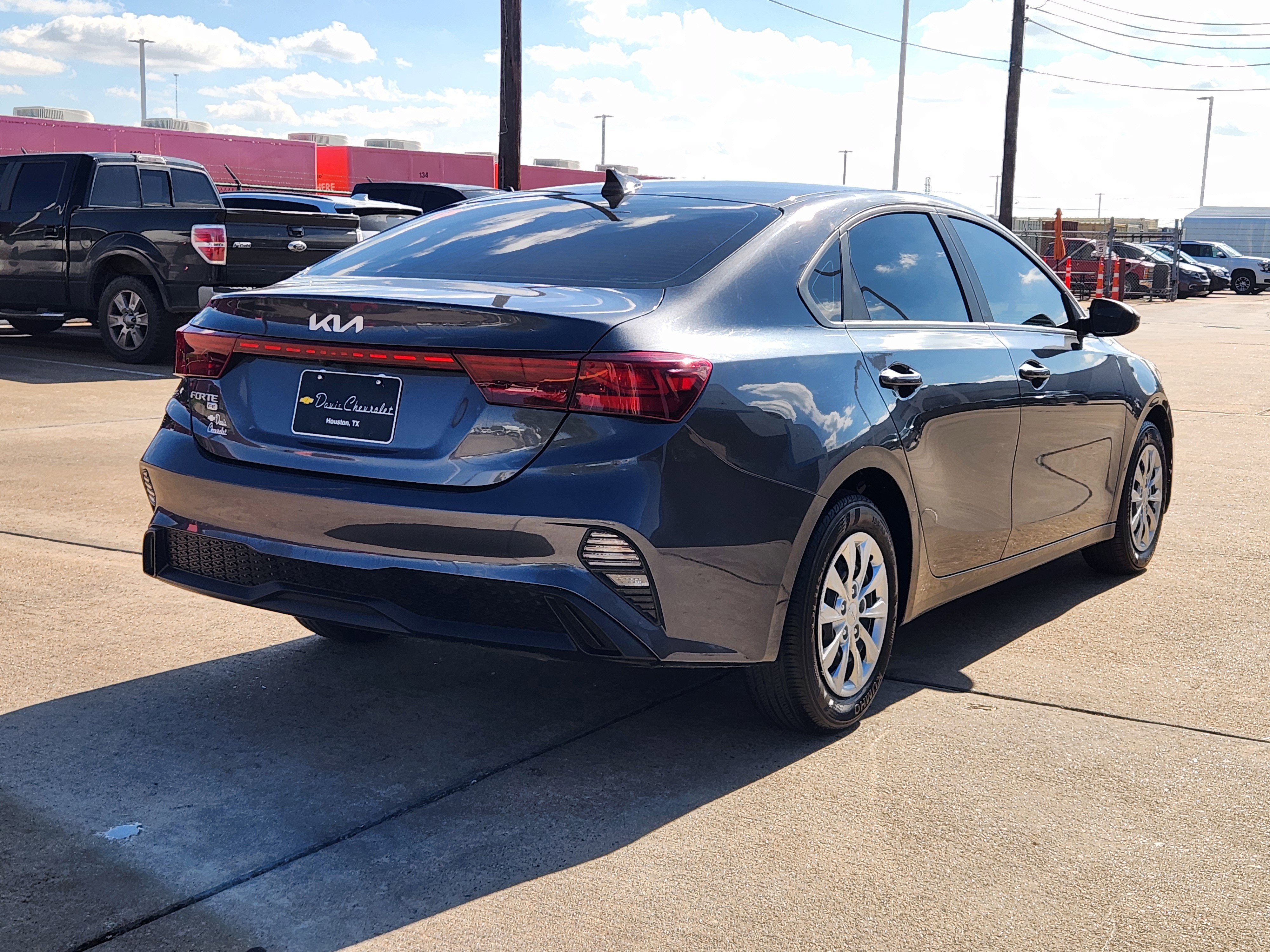 Used 2023 Kia Forte LX image 6