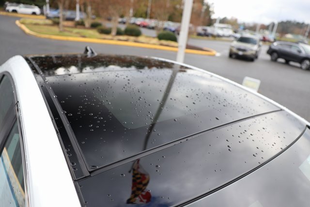 Used 2025 Toyota Camry XLE image 9