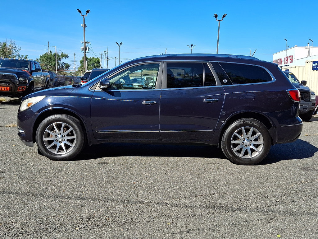 Used 2017 Buick Enclave Convenience FWD image 2