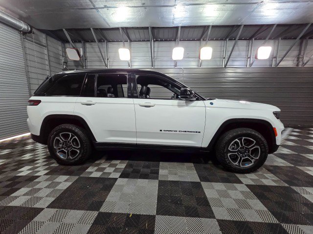 Used 2022 Jeep Grand Cherokee Trailhawk w/ Advanced Protech Group II image 9