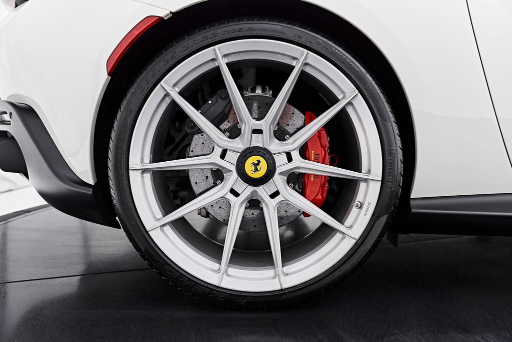 Used 2022 Ferrari Roma RWD image 36